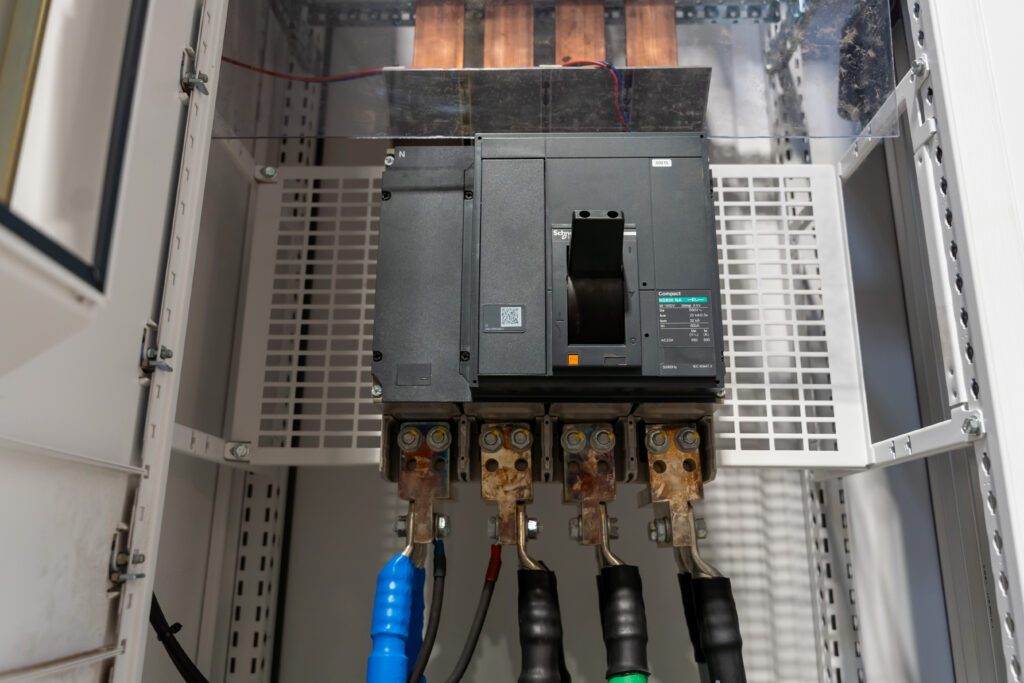 Gestion de puissance en sortie de cabine haute tension  1200A